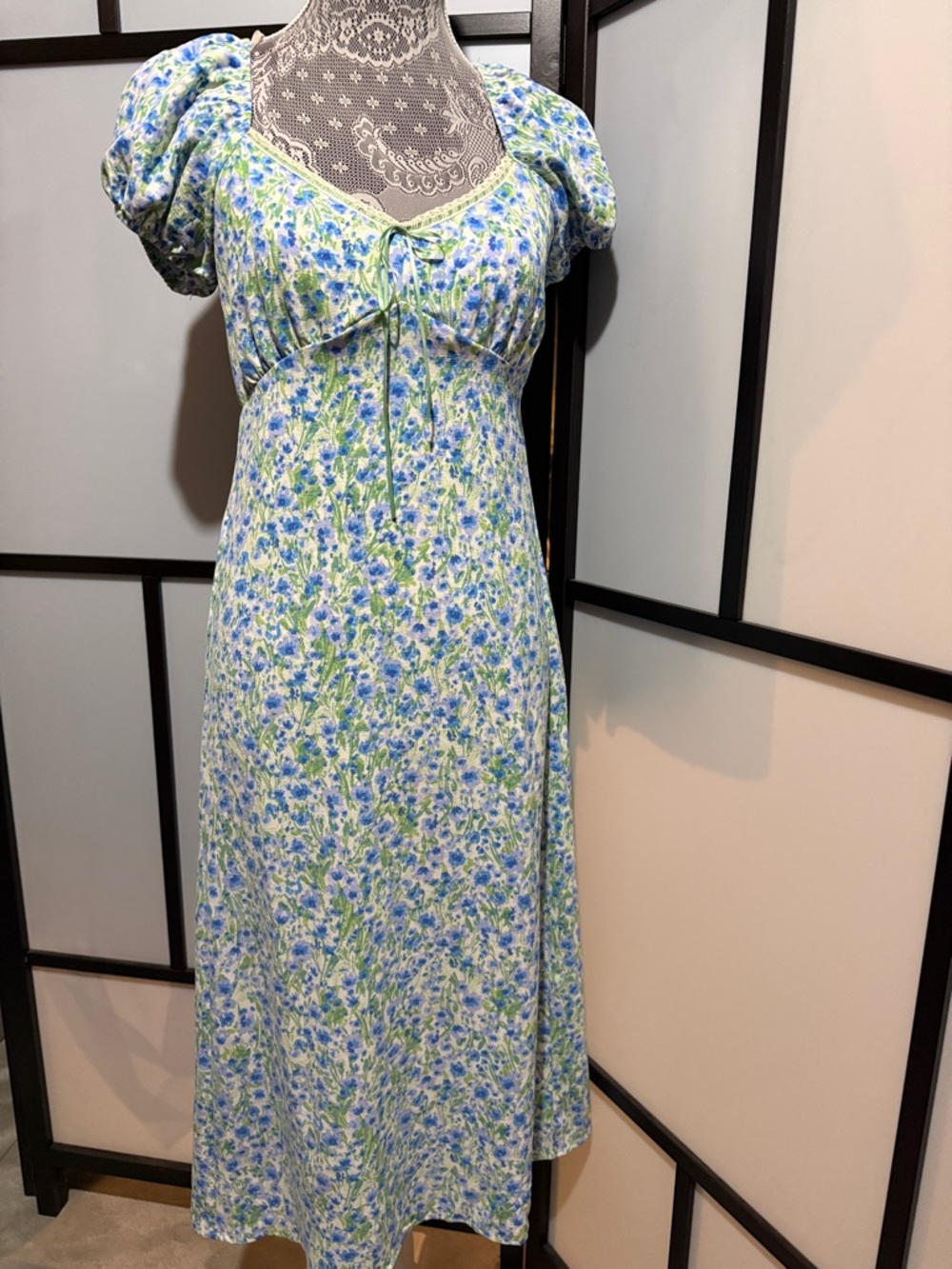 Monteau Blue and Green Floral Puff Sleeve Midi Dress